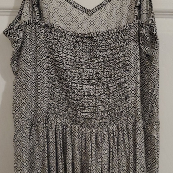 H&M dress - Picture 3 of 3